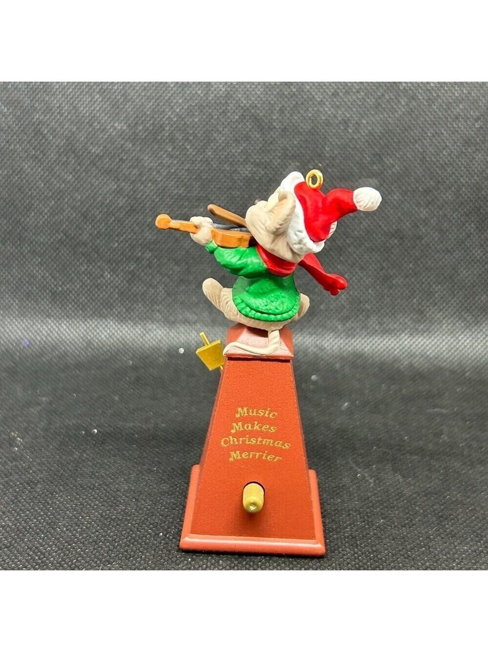 1995 Hallmark "In Time With Christmas" Keepsake ornament wind up movement - Picture 2 of 2